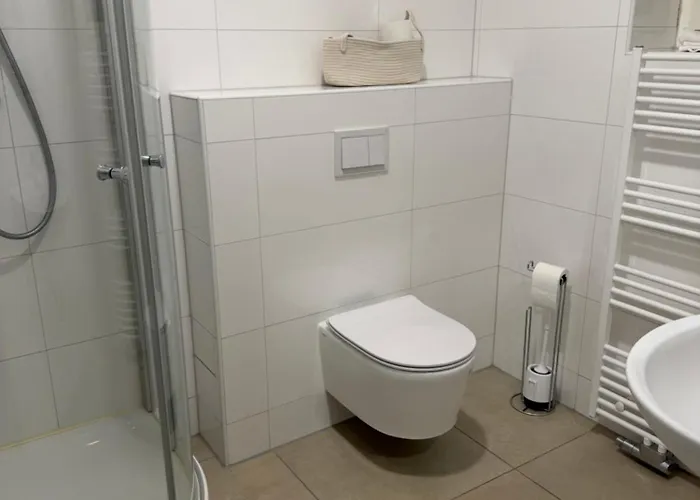 Apartament 4-zimmer-wohnung Mit Garten In Hamburg-wandsbek Hamburg